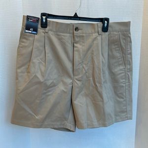 Men’s shorts size 40 NWT